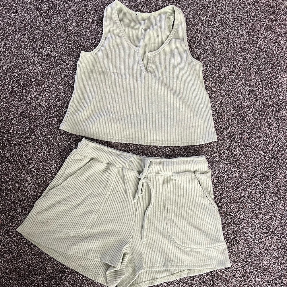 Lulus lime lounge set